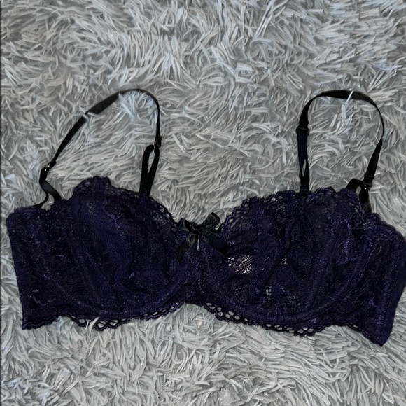 Elegant Lace Underwire Bra - Purple VERY SEXY Victoria Secrets 36C - Picture 1 of 3